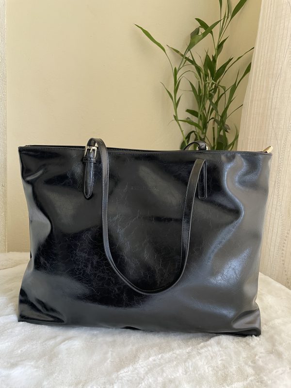 The Slender Commuter Tote | Black
