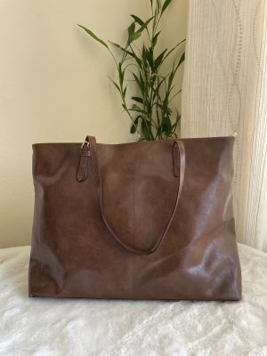 The Slender Commuter Tote | Brown